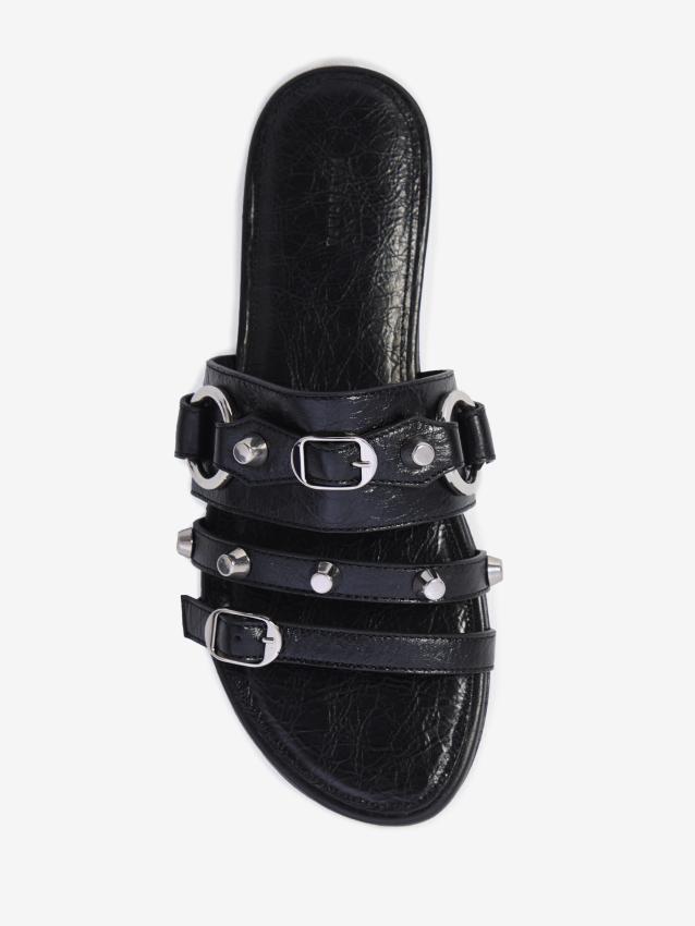 p25_balenciaga_p25-balenciaga-834692wad4y10806p.jpg