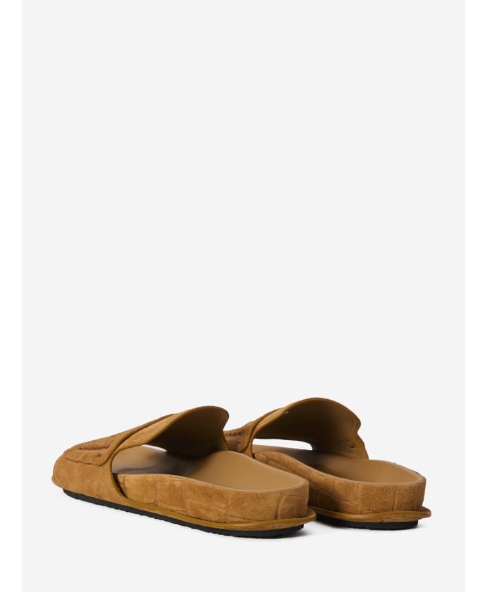 p25_jacquemus_p25-jacquemus-251f017243558304p.jpg