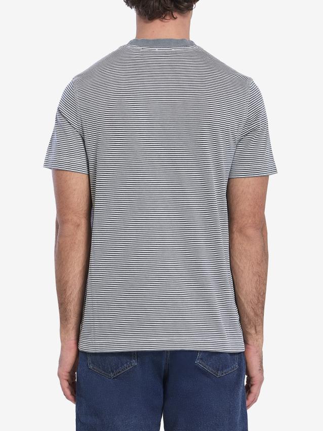 p25_burberry_p25-burberry-8109141c24731p.jpg