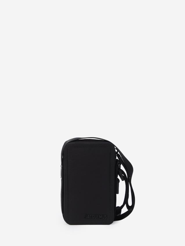 p25_jacquemus_p25-jacquemus-235ba0913174990.jpg