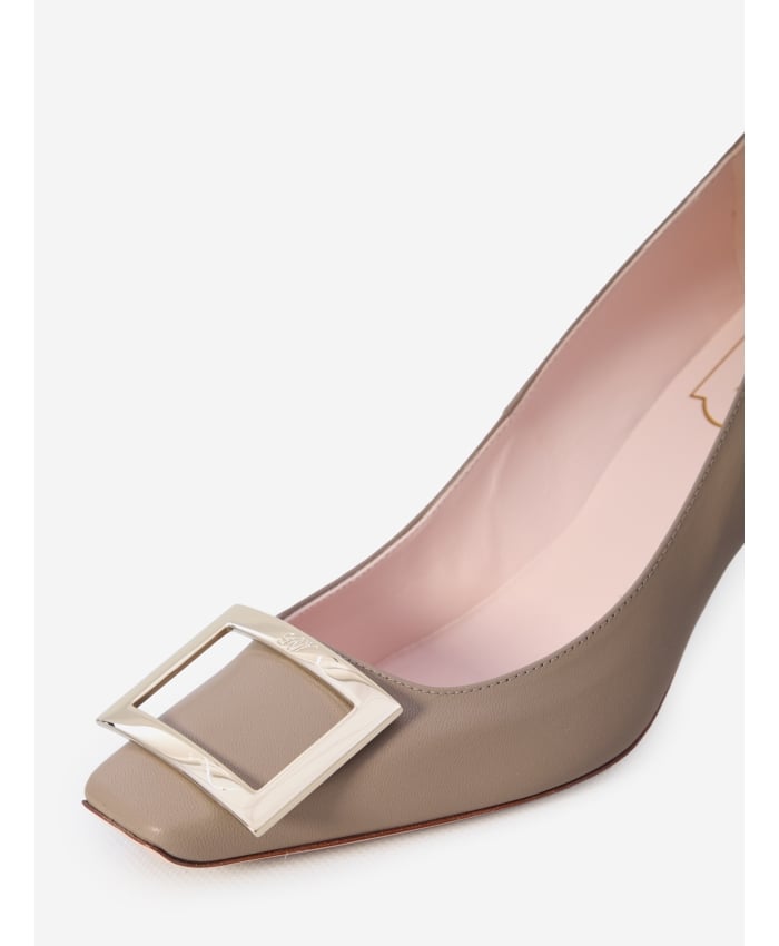p25_roger-vivier_p25-roger-vivier-rvw40015280nk0cc4156p.jpg
