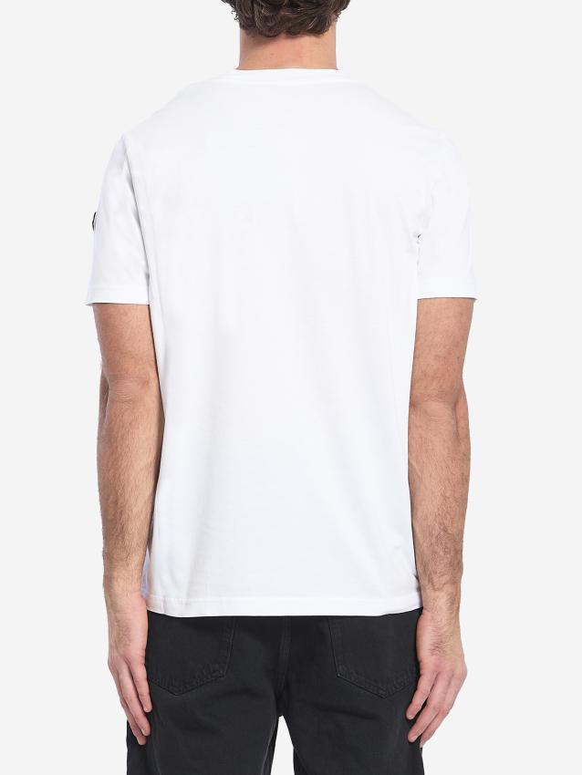 p25_moncler_p25-moncler-8c0002989a170011p.jpg