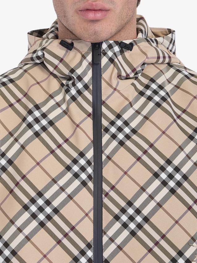 p25_burberry_p25-burberry-8101493a56862p.jpg