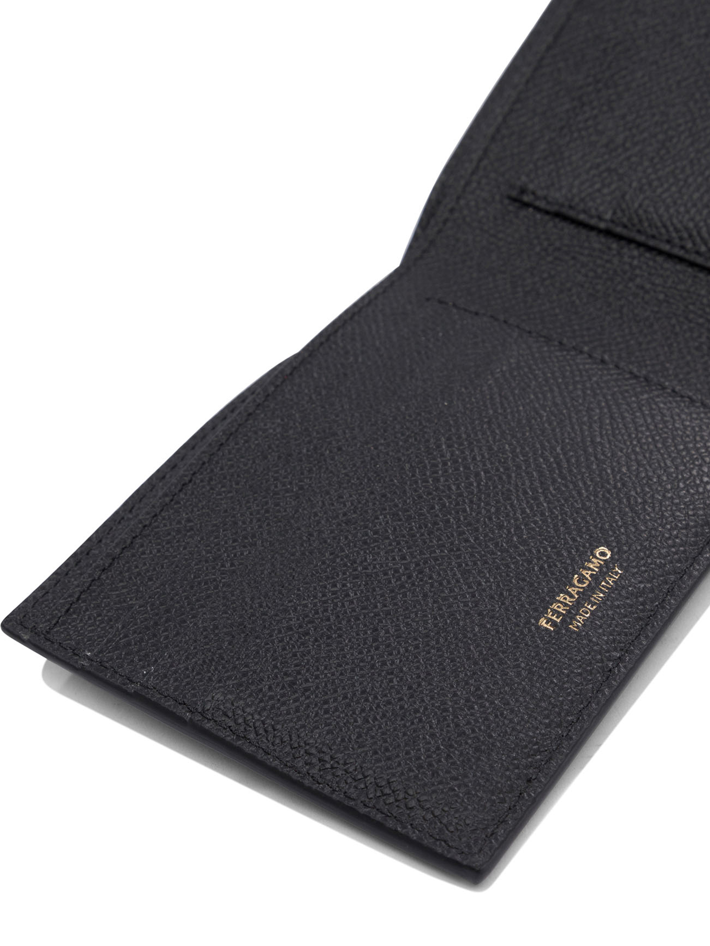 20241228200356180_S25---ferragamo---0775644_3_P.JPG