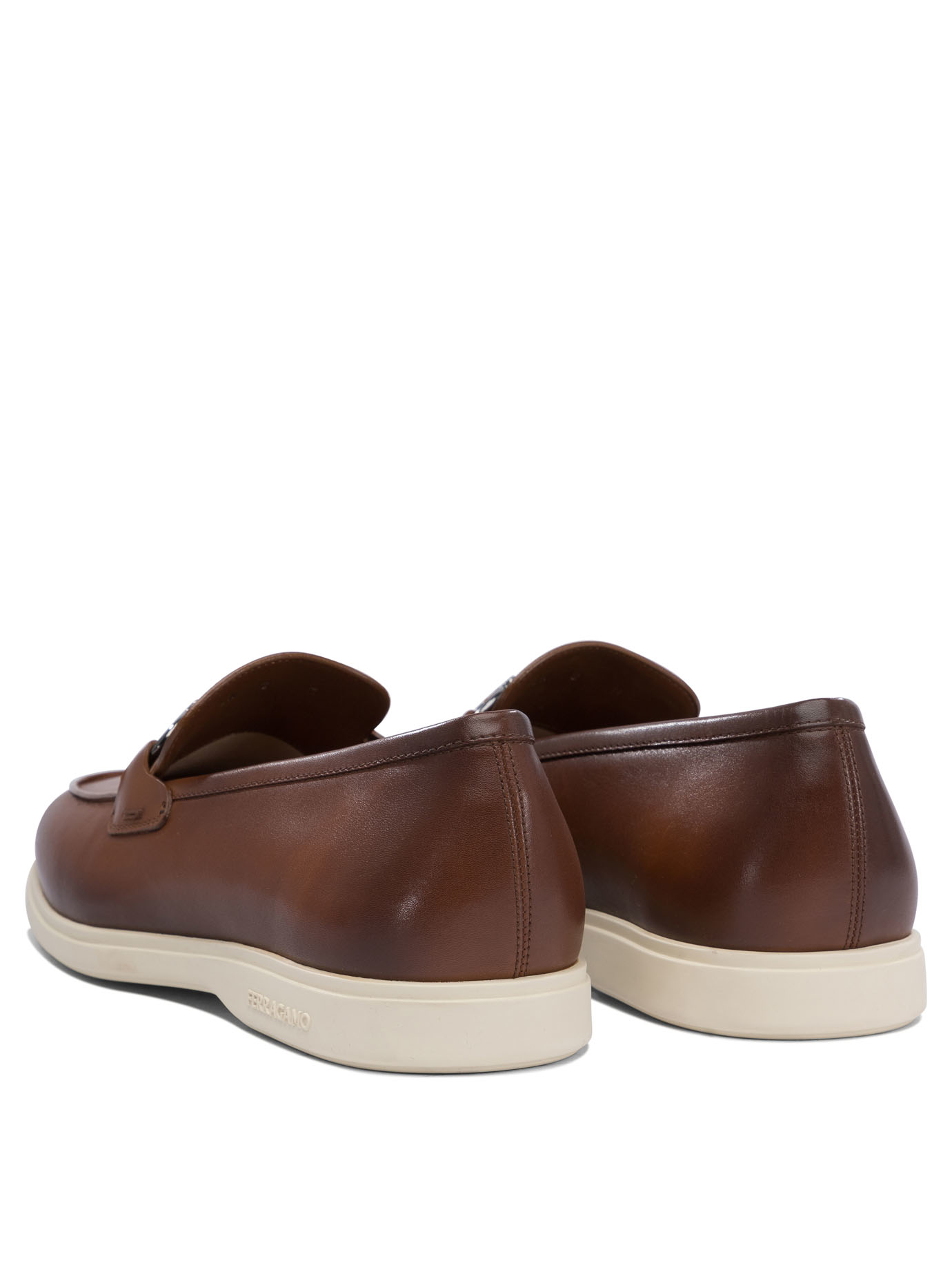 20250127200434950_S25---ferragamo---0778817_3_P.JPG