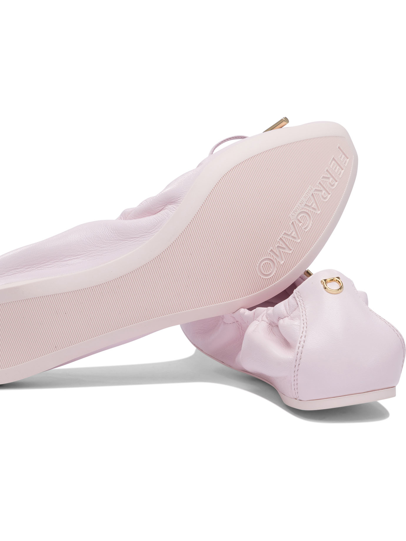20250128123254635_S25---ferragamo---0779658_4_P.JPG