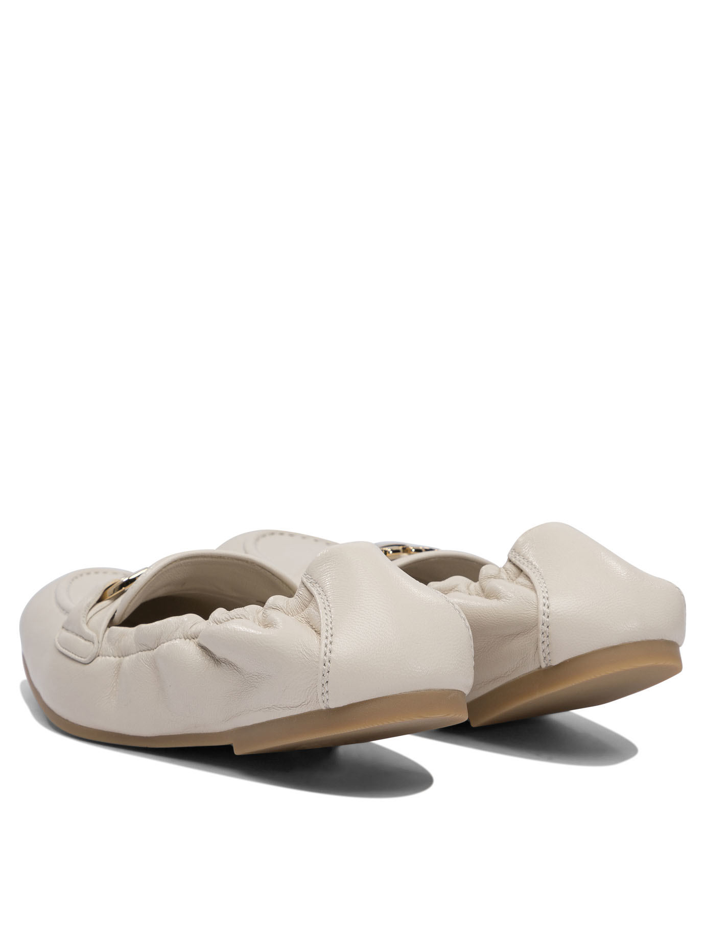 20250203123209669_S25---ferragamo---0779666_3_P.JPG