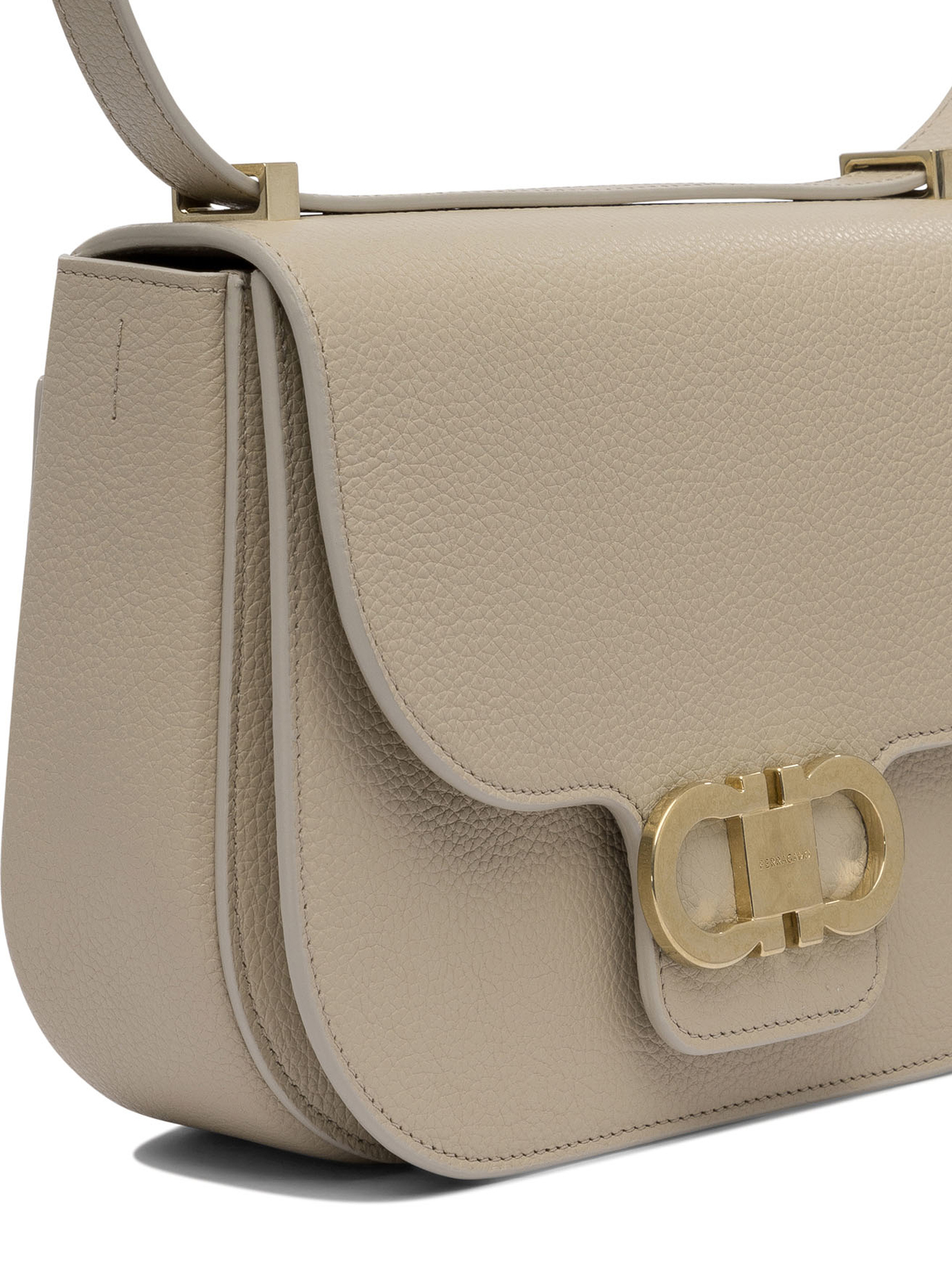 20250128123304182_S25---ferragamo---0781035_3_P.JPG