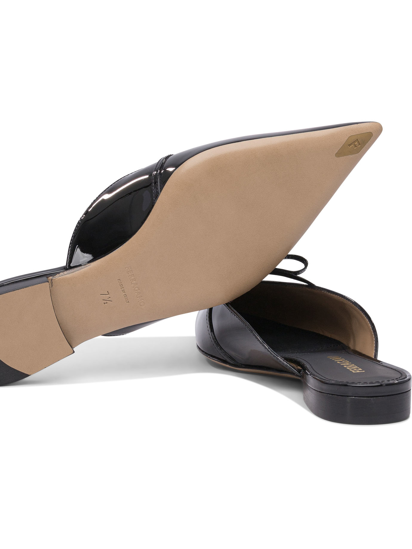 20250228125051559_S25---ferragamo---0781112_4_P.JPG