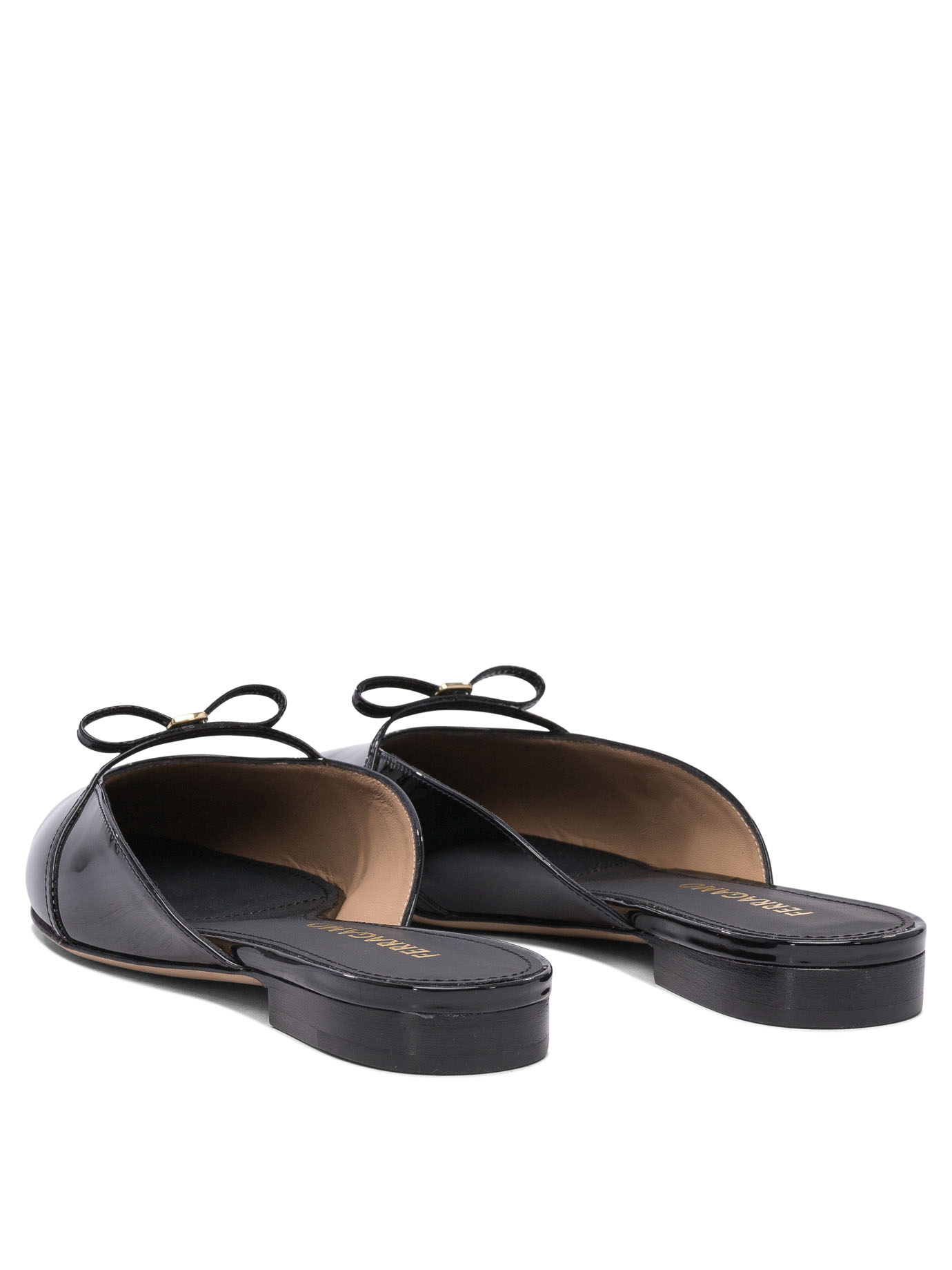 20250228125051652_S25---ferragamo---0781112_3_P.JPG