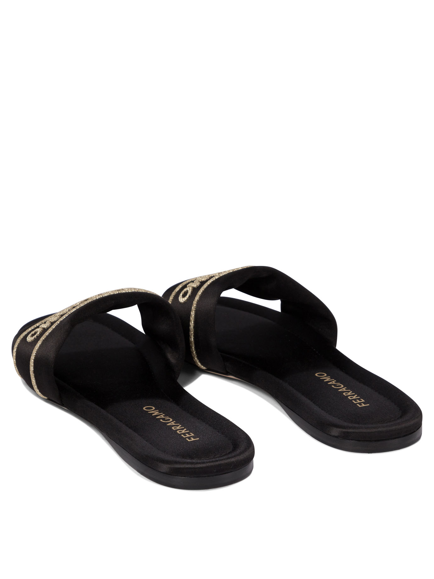 20241218200155244_S25---ferragamo---0781252_3_P.JPG