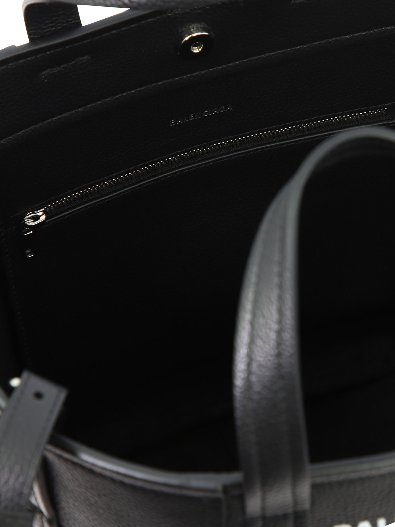 20241213122115603_S25---balenciaga---67279115YUN1090_4_P.JPG