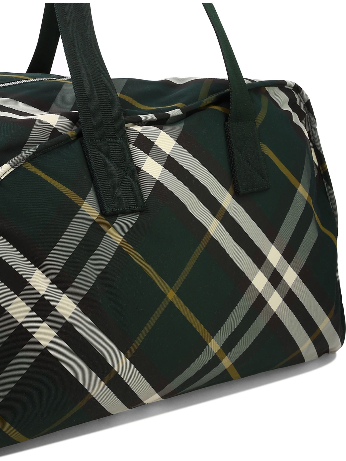 20240327203155541_S24---burberry---8083439_4_P.JPG