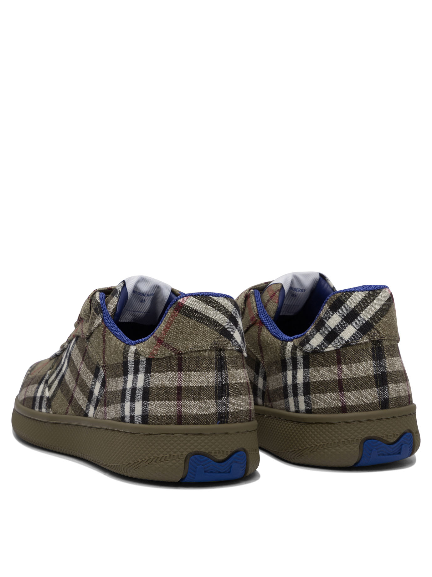 20250127200354839_S25---burberry---8105189_3_P.JPG