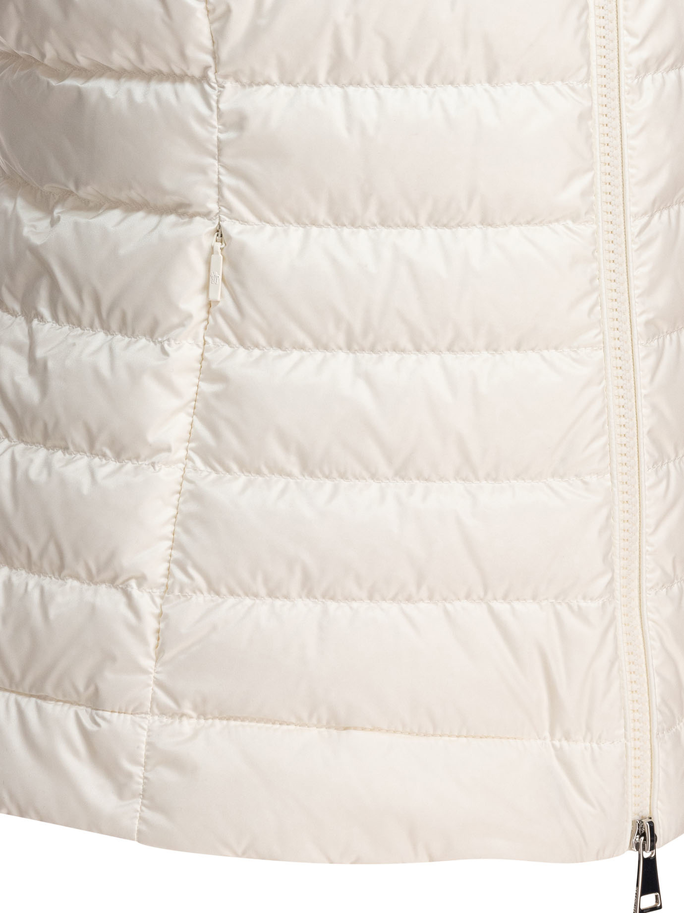 20250221200247280_S25---moncler---IGENS1A00067-597YF034_3_P.JPG