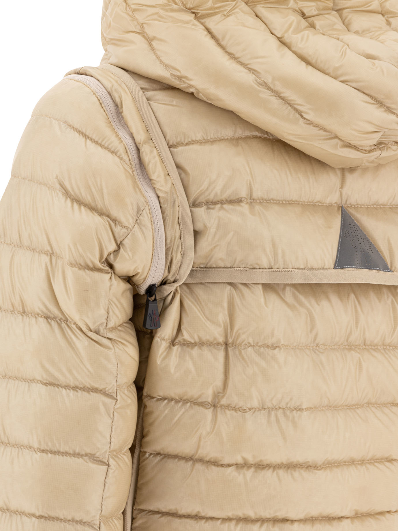 20250207123653426_S25---moncler grenoble---KARURA1A00008-597X620E_3_P.JPG