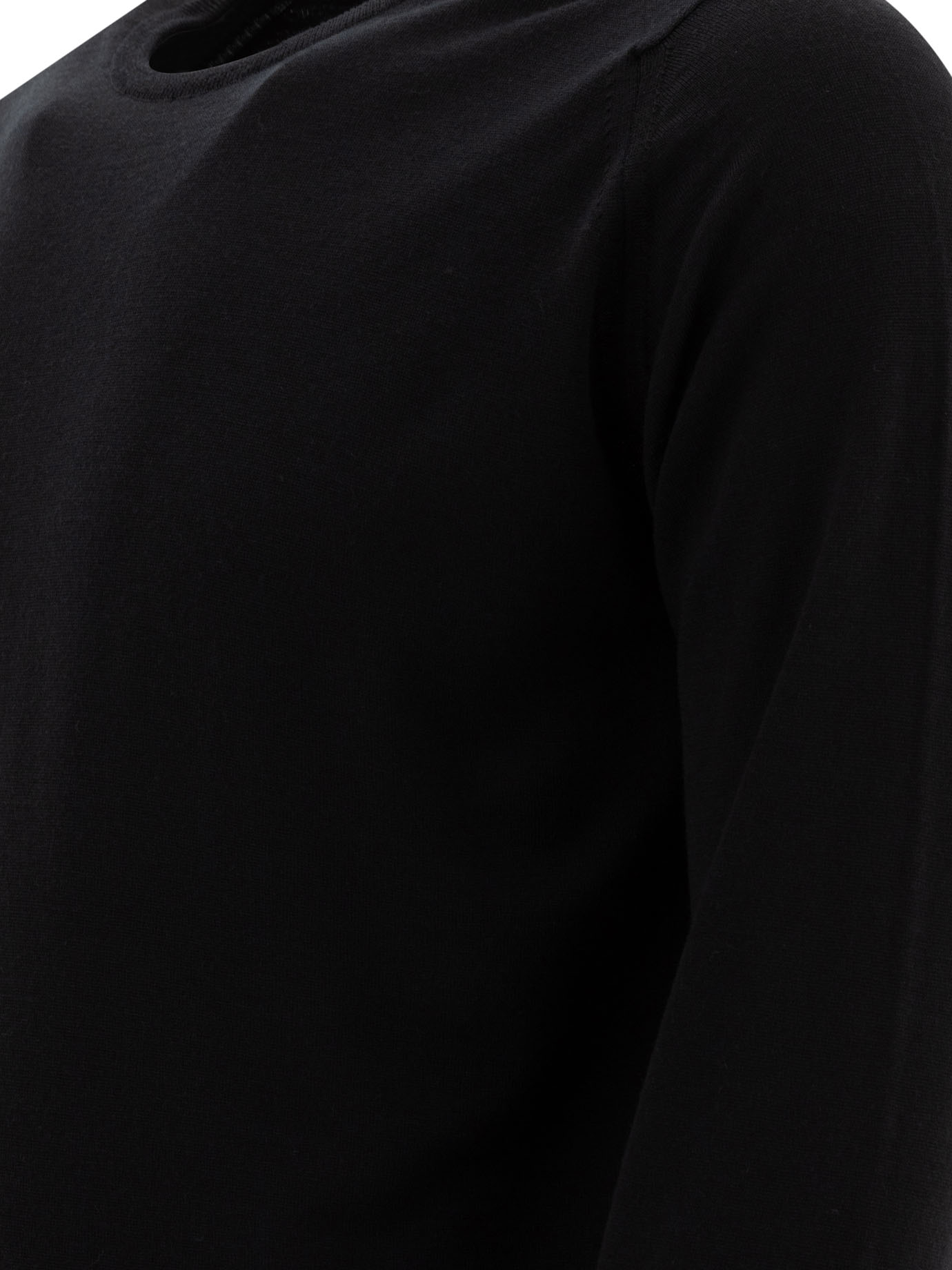20240924193545717_W24---john smedley---LUNDYBLACK_3_P.JPG