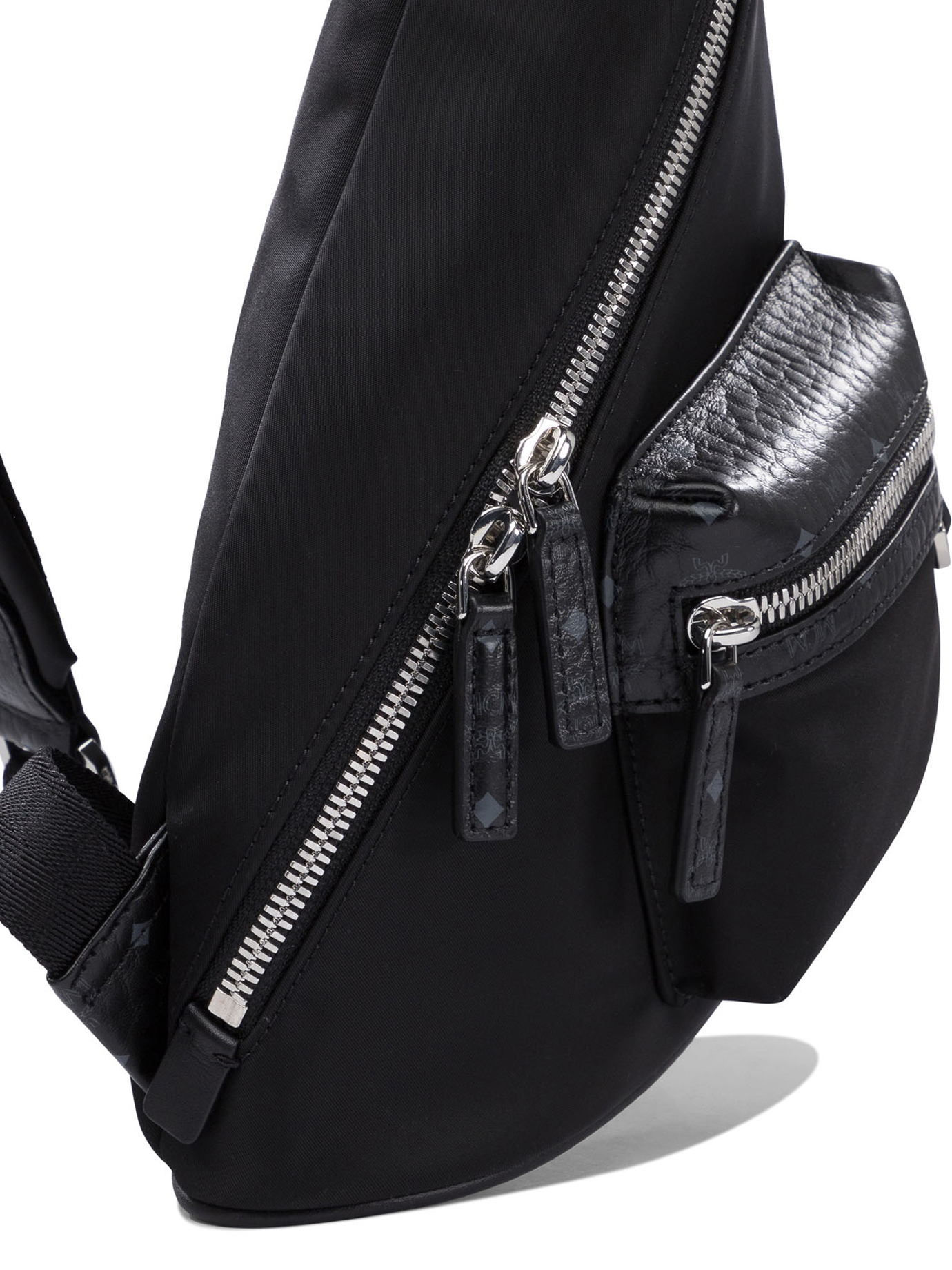 20250120123338372_S25---mcm---MMLFSTA07BLACK_3_P.JPG