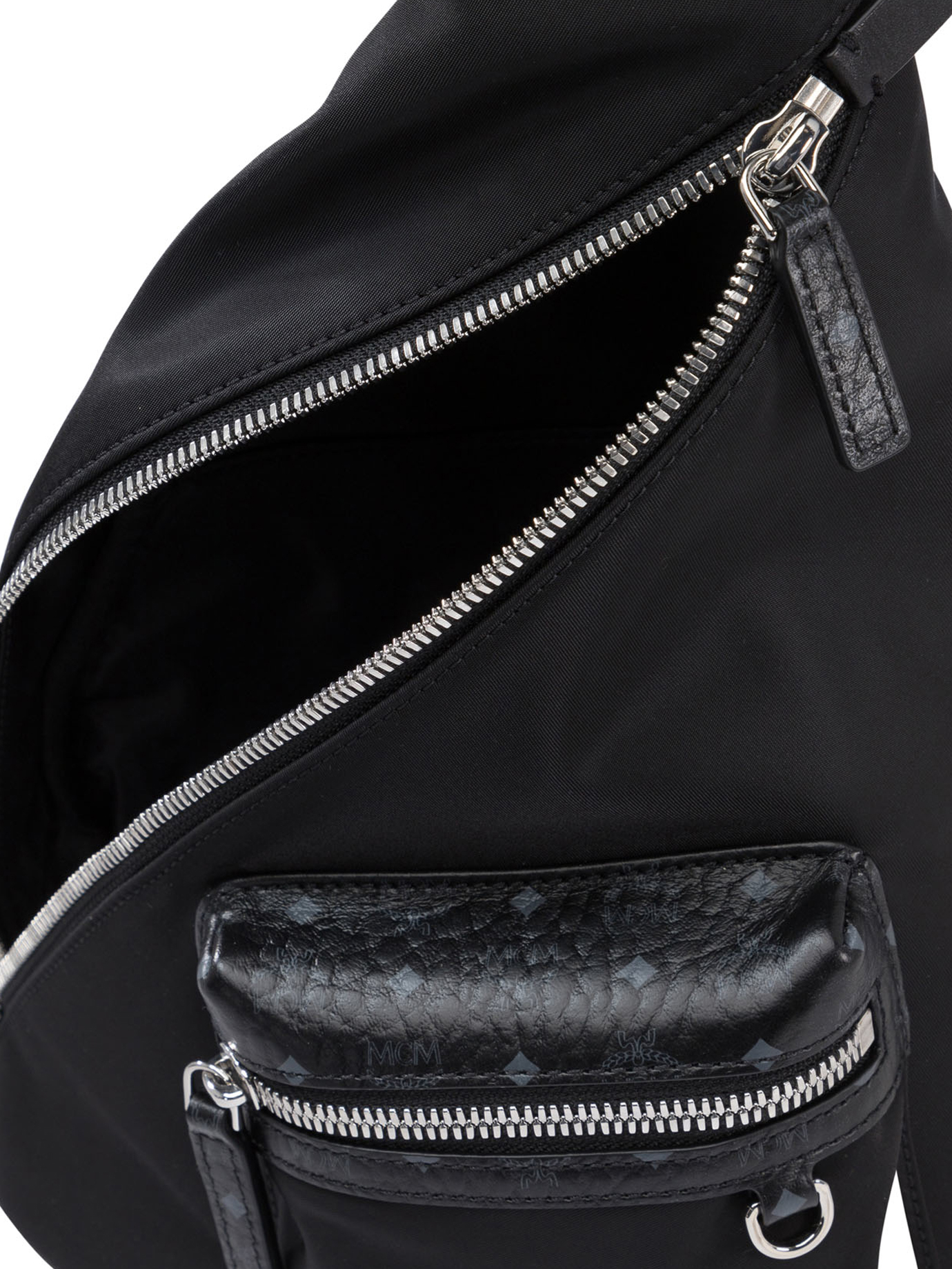 20250120123338559_S25---mcm---MMLFSTA07BLACK_4_P.JPG