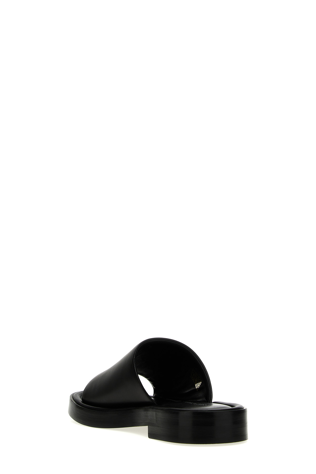 20230309205039787_E54---salvatore ferragamo---0760634NERO_1_P.JPG