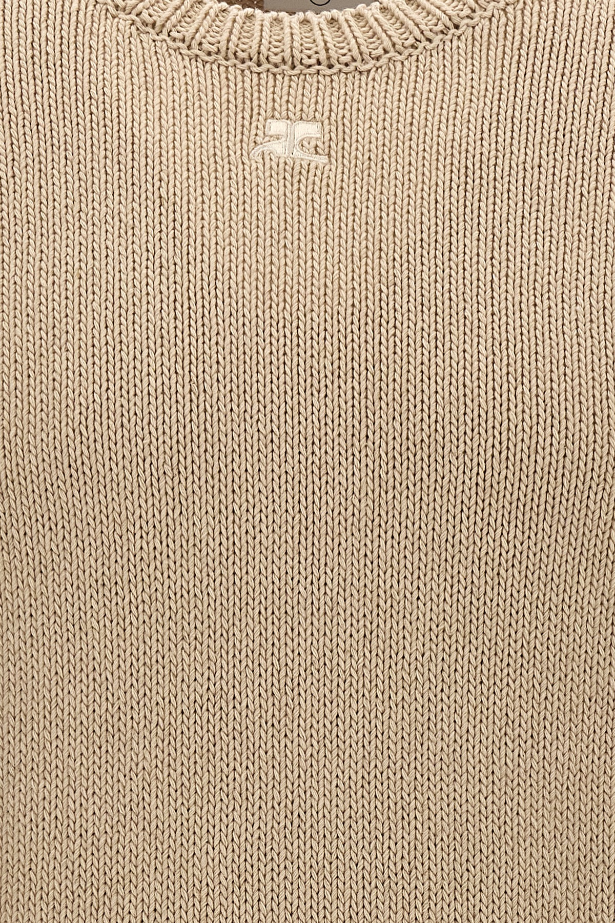 124MPU137FI00531004_10_P_2024-02-02T15-37-23.042Z.jpg