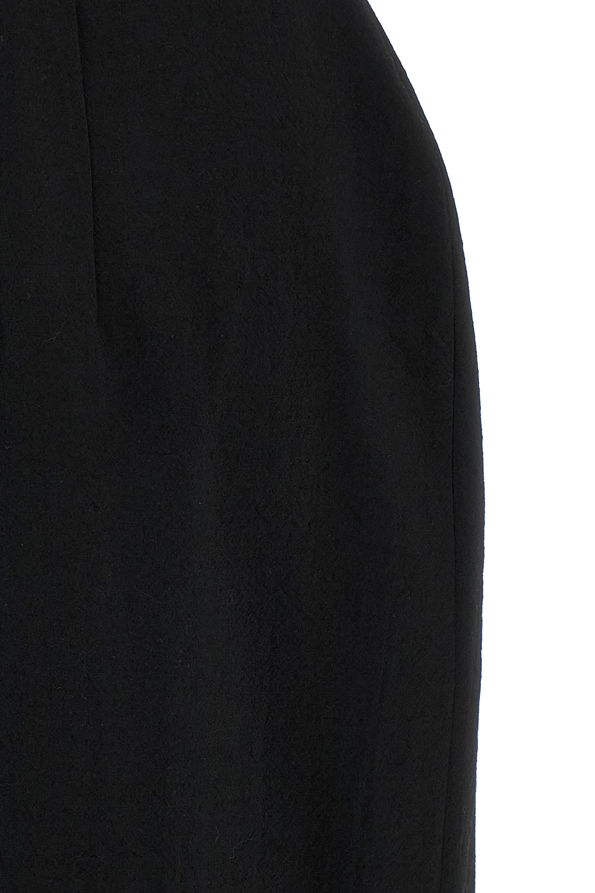 418525BLACK_09_P_2025-03-24T11-55-38.834Z.jpg