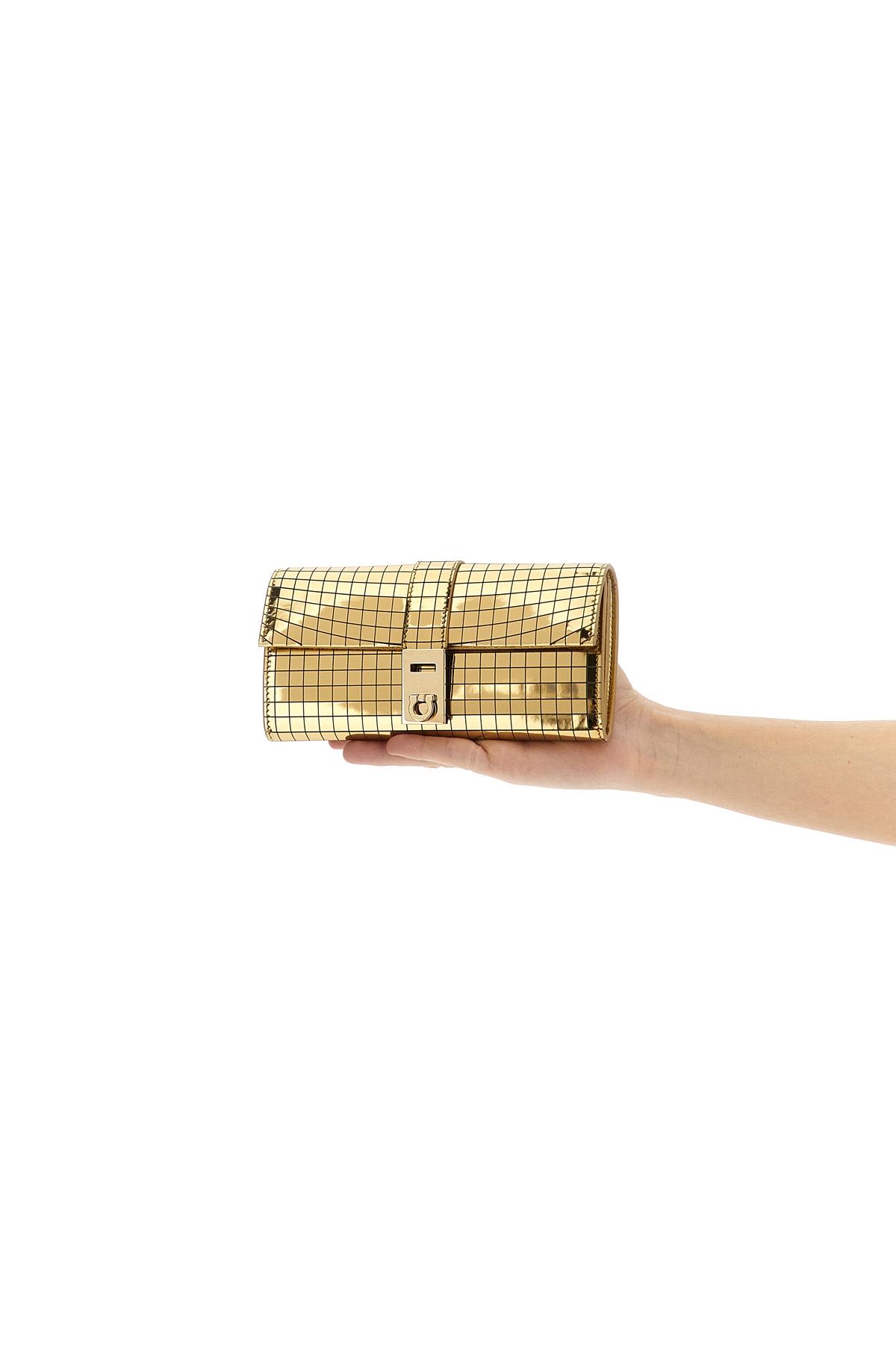 781479LUXGOLD_01_P_2025-02-13T10-02-36.233Z.jpg