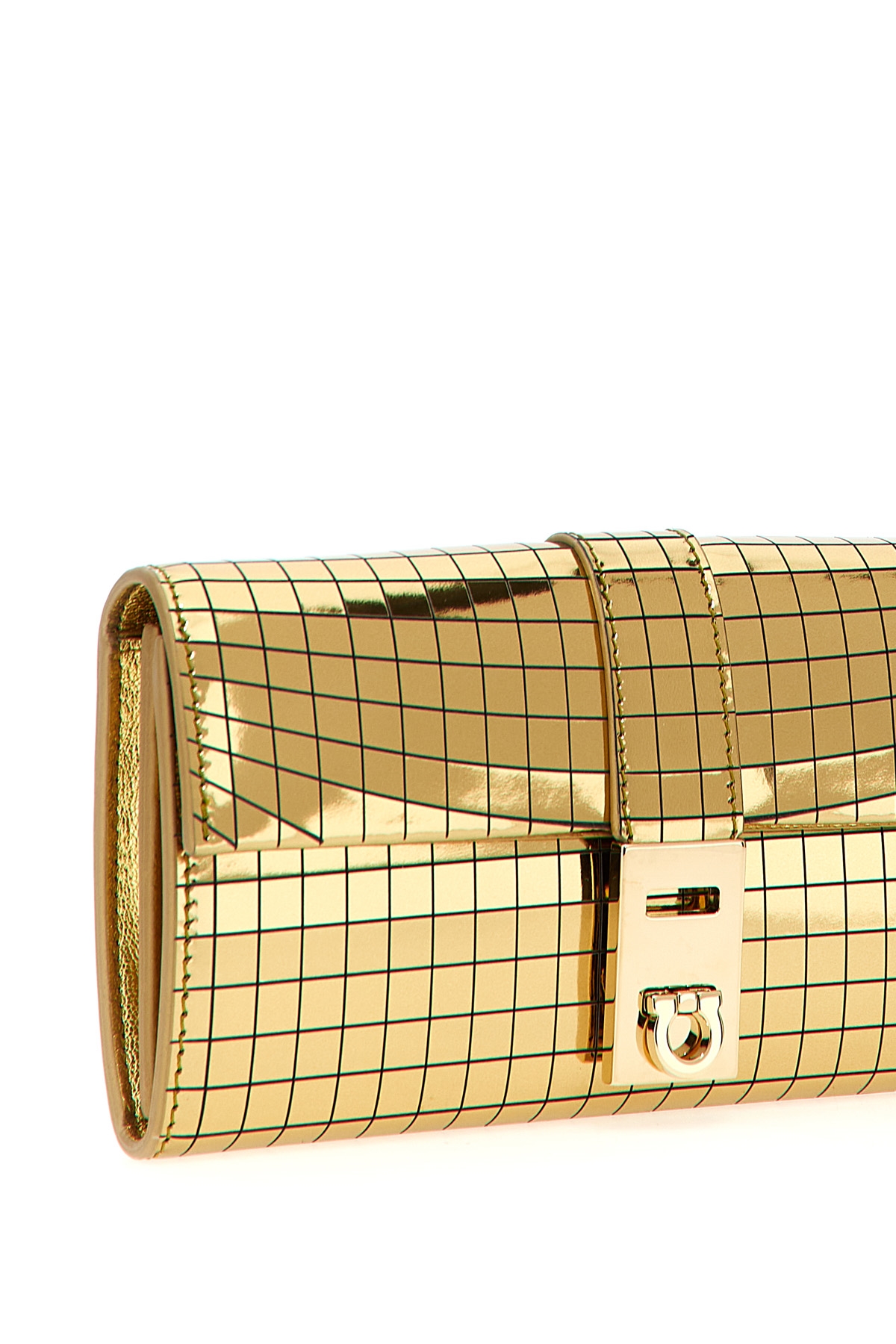 781479LUXGOLD_06_P_2025-02-13T10-02-36.792Z.jpg