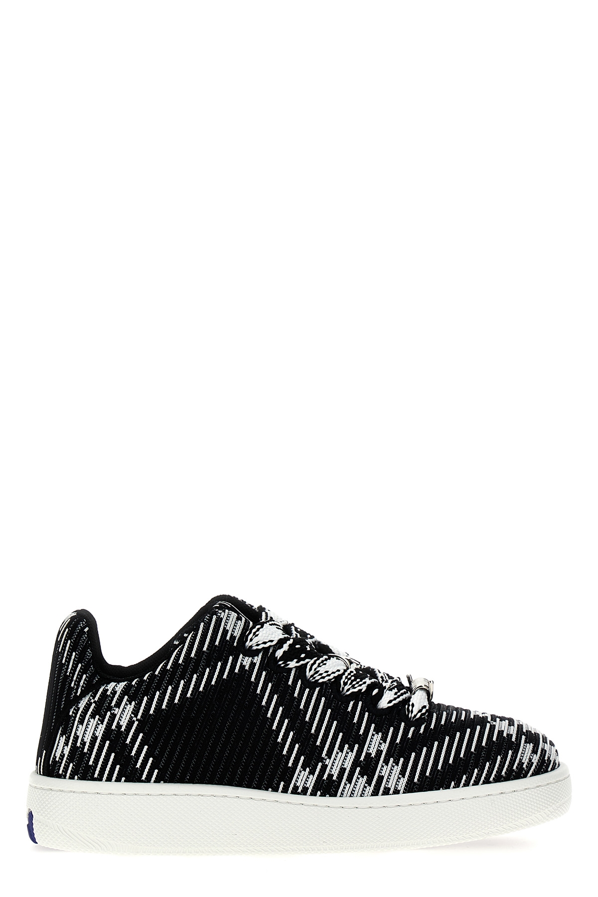 Box 스니커즈