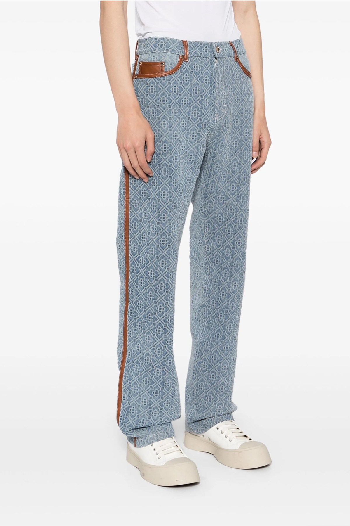 MPS25TR26001LIGHTWASHDENIMMONOGRAM_01_P_2025-03-05T09-38-10.721Z.jpg