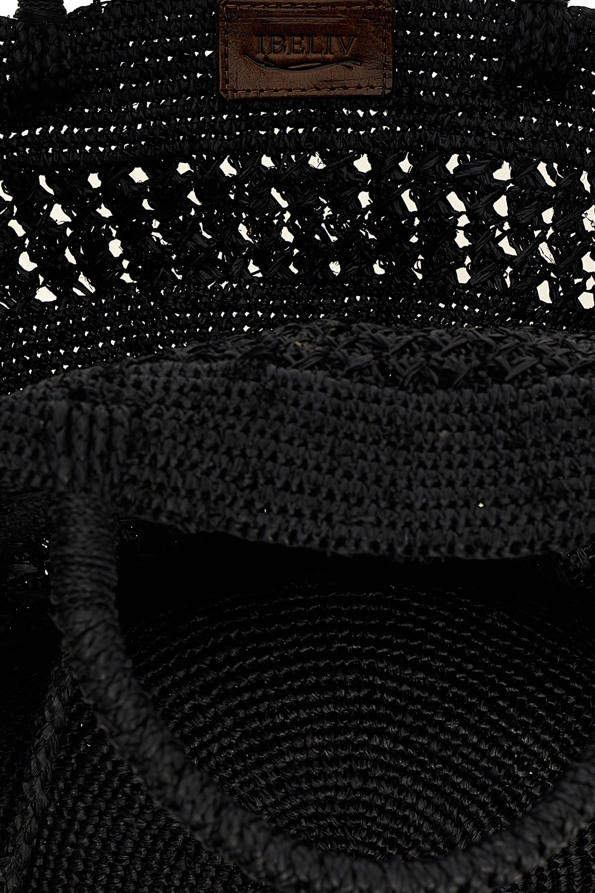SOLBLACK_07_P_2025-01-24T08-42-03.24Z.jpg