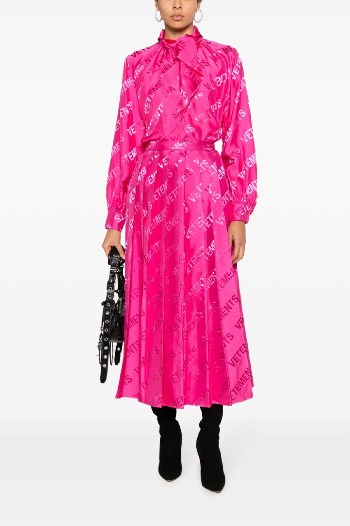WE54SH100HHOTPINK_01_P_2023-10-16T11-18-48.62Z.jpg