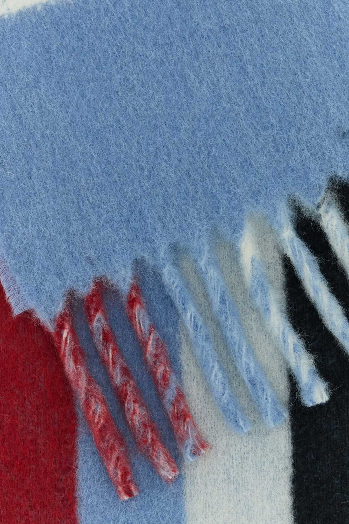 2000015121408_2.jpg