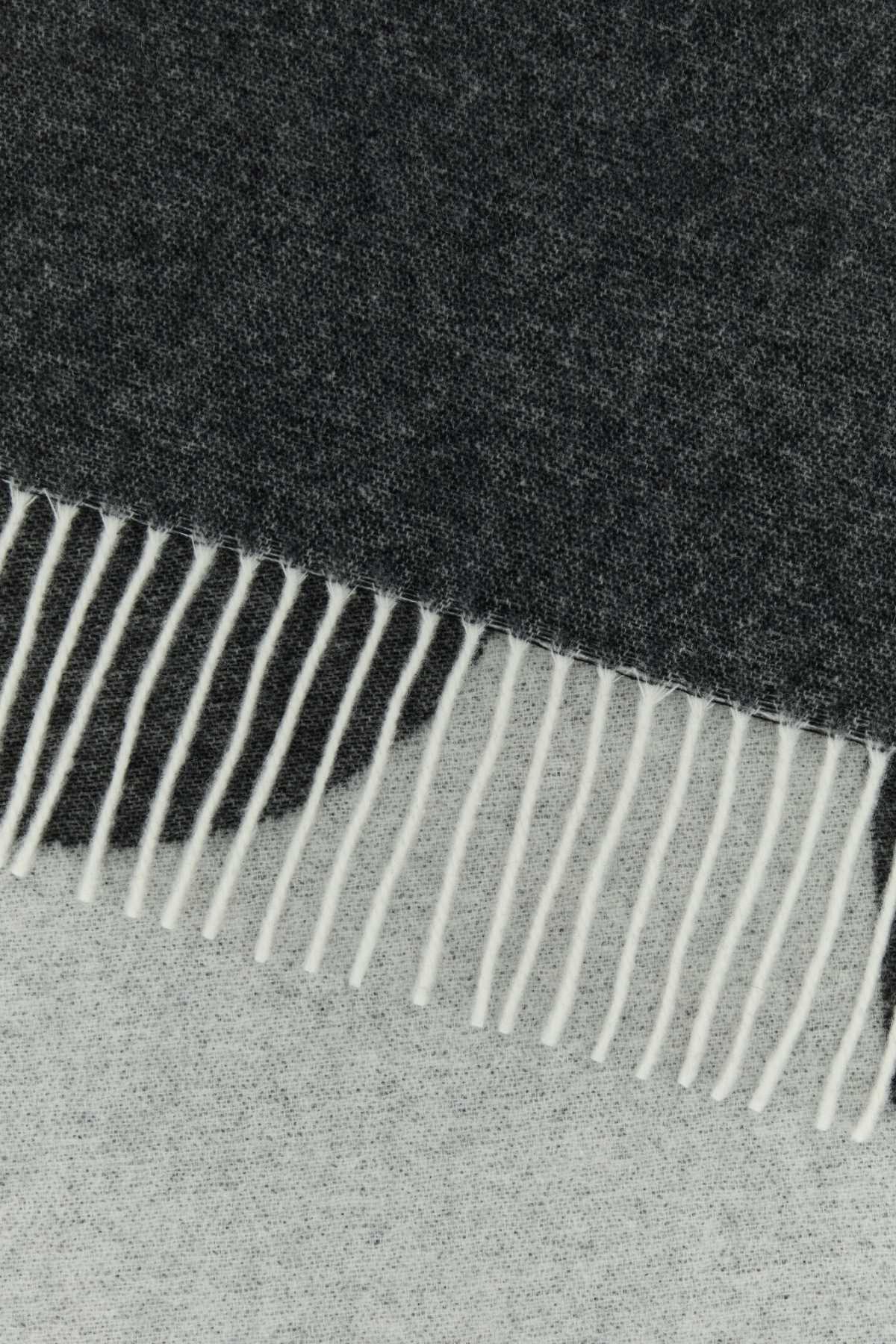 2000008144919_2.jpg