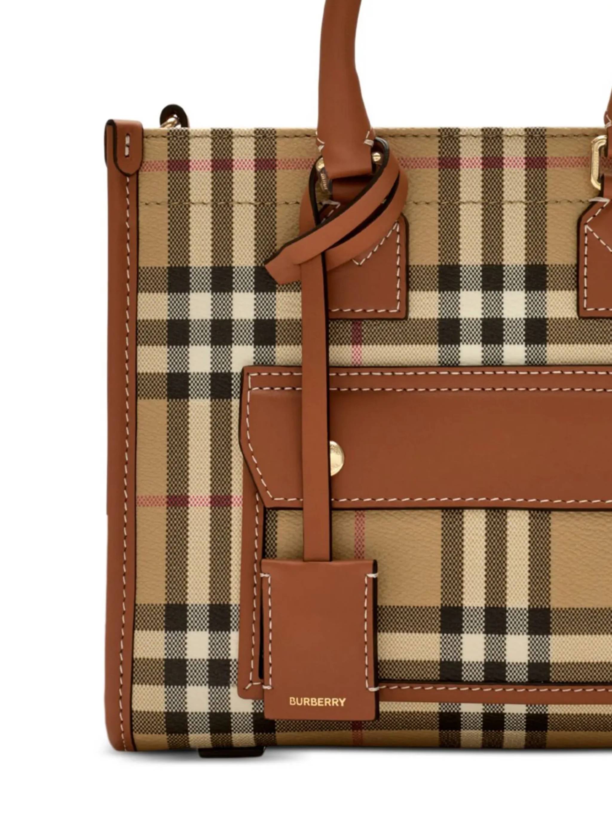 SS25---BURBERRY---8097566X_3_P.JPG
