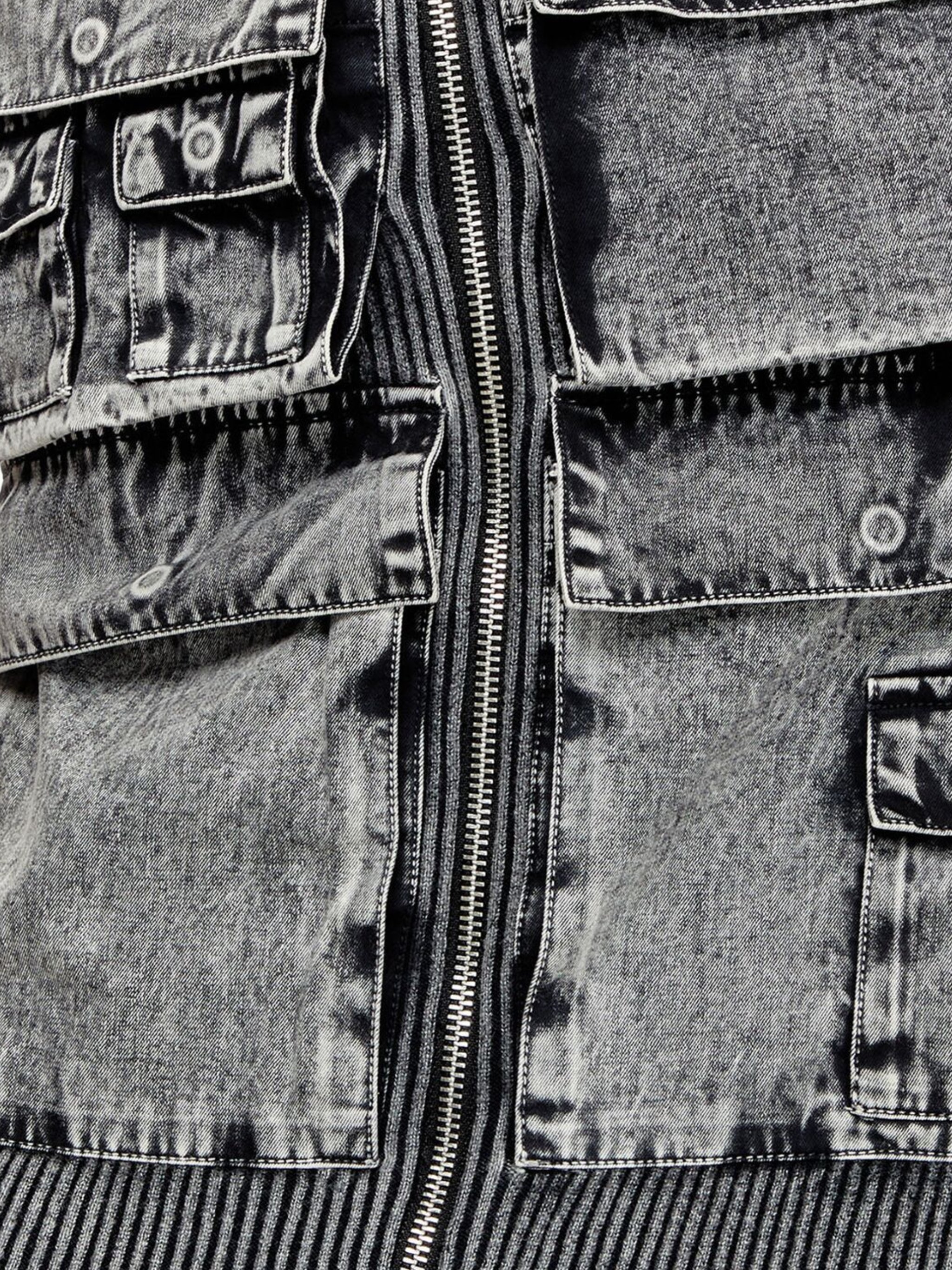 SS25---DIESEL---A176730QMAN900_1_P.JPG