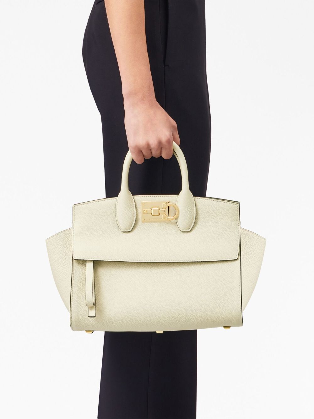 PE25---FERRAGAMO---0763097MASCARPONE_3_P.JPG