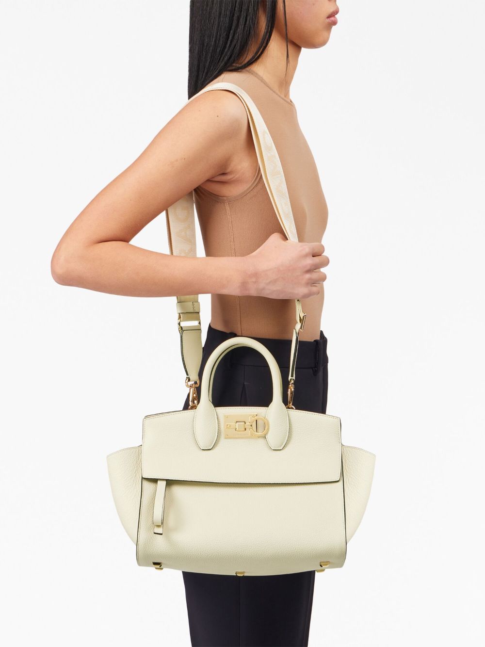 PE25---FERRAGAMO---0763097MASCARPONE_5_P.JPG