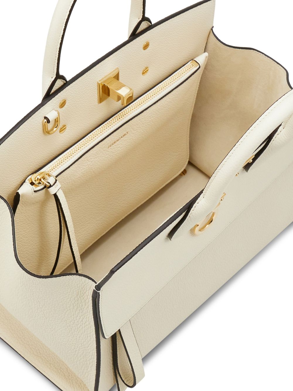 PE25---FERRAGAMO---0763097MASCARPONE_6_P.JPG