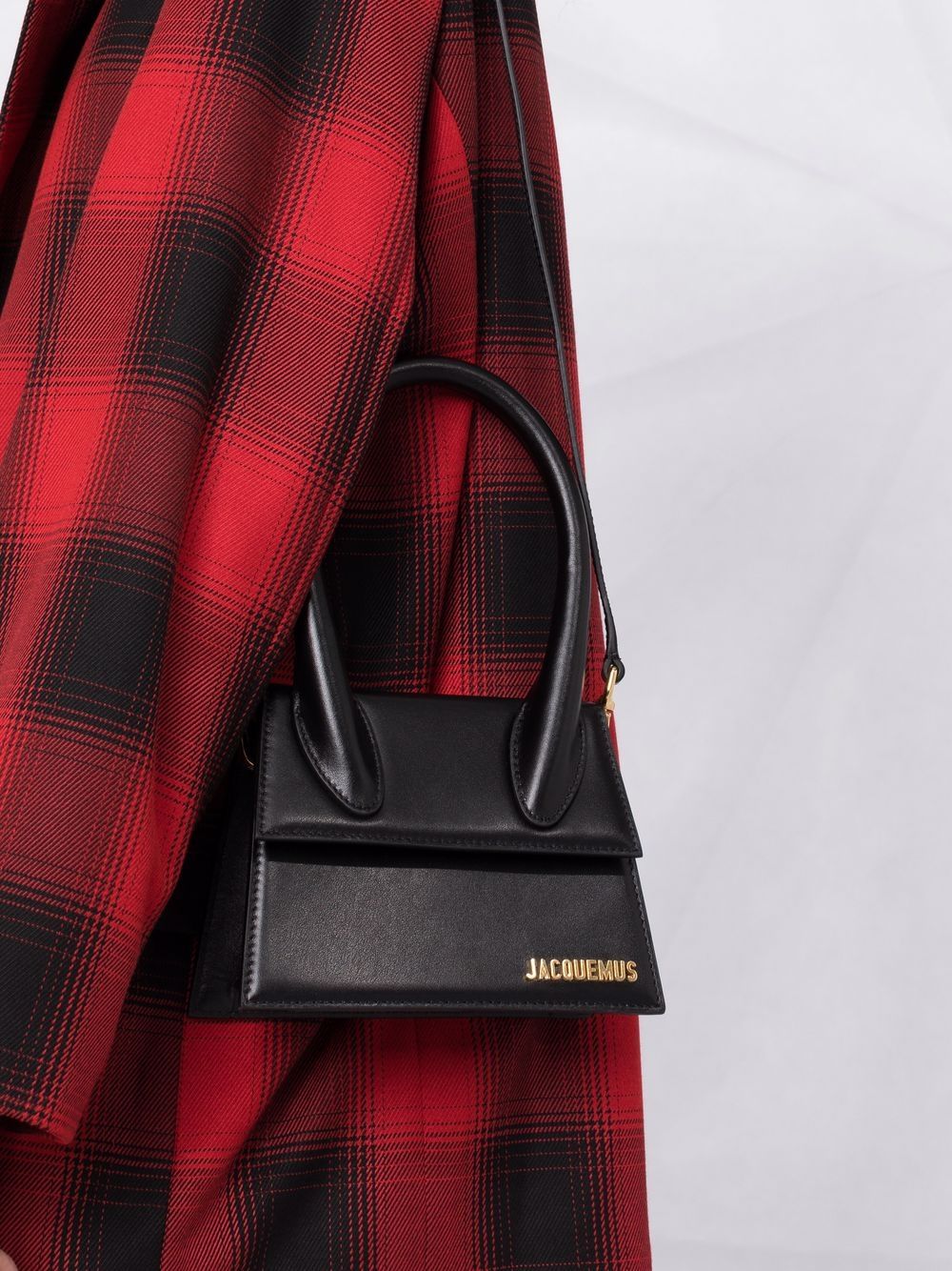 PE25---JACQUEMUS---213BA0023000990_4_P.JPG