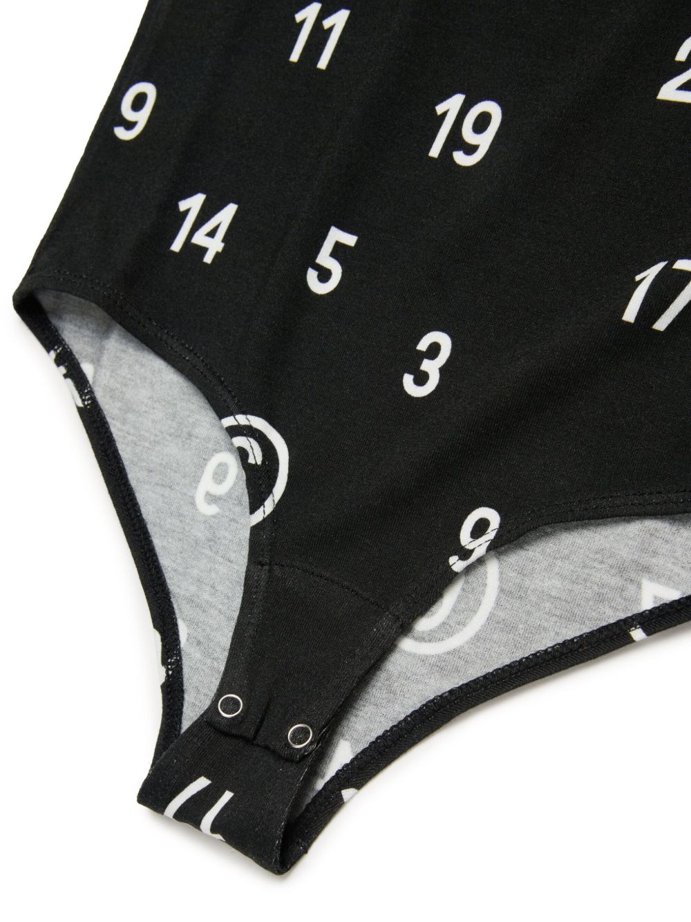 PE25---MM6 MAISON MARGIELA KIDS---M60764MM05KM6900_2_P.JPG