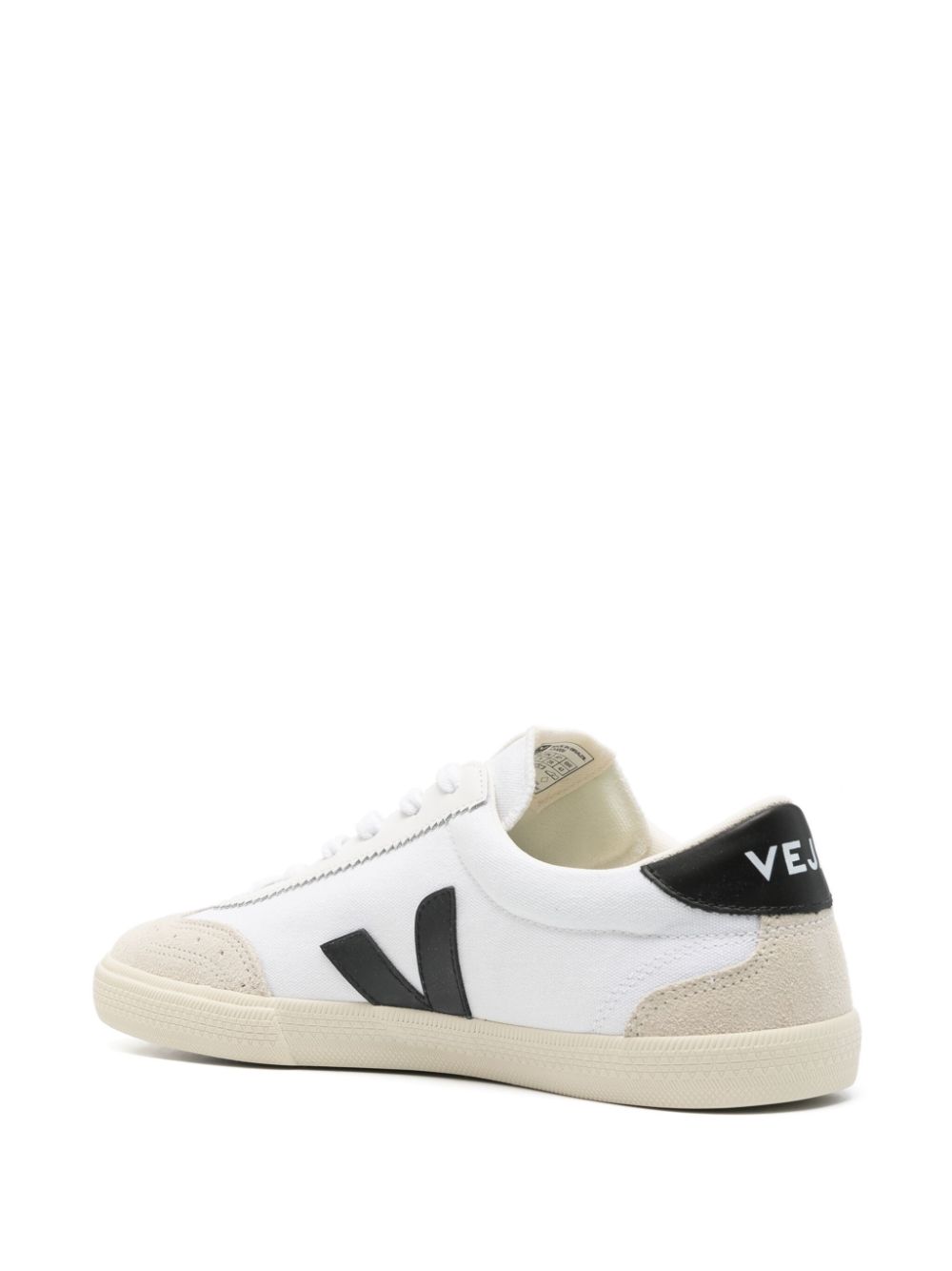 PE25---VEJA---VOM0103524BWB_4_P.JPG