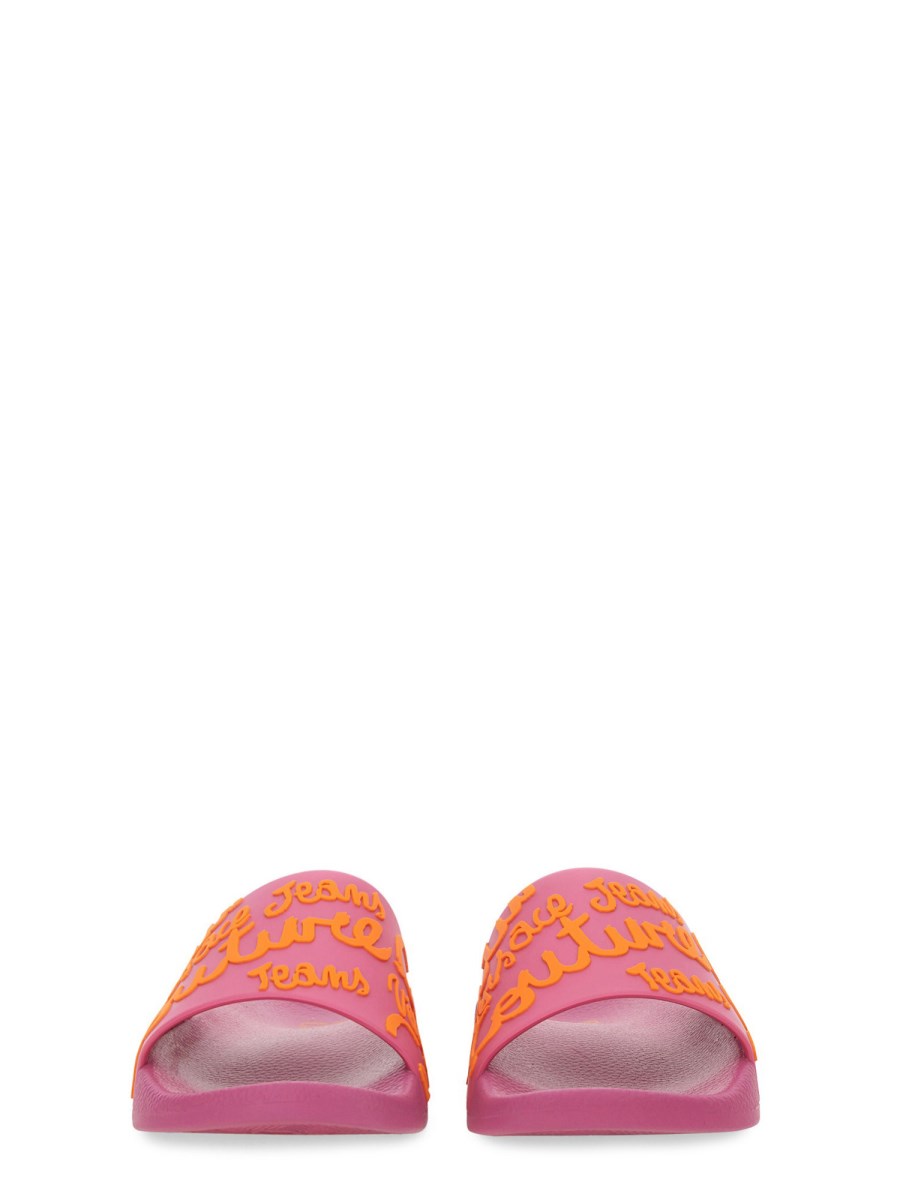 1142056.JPEG