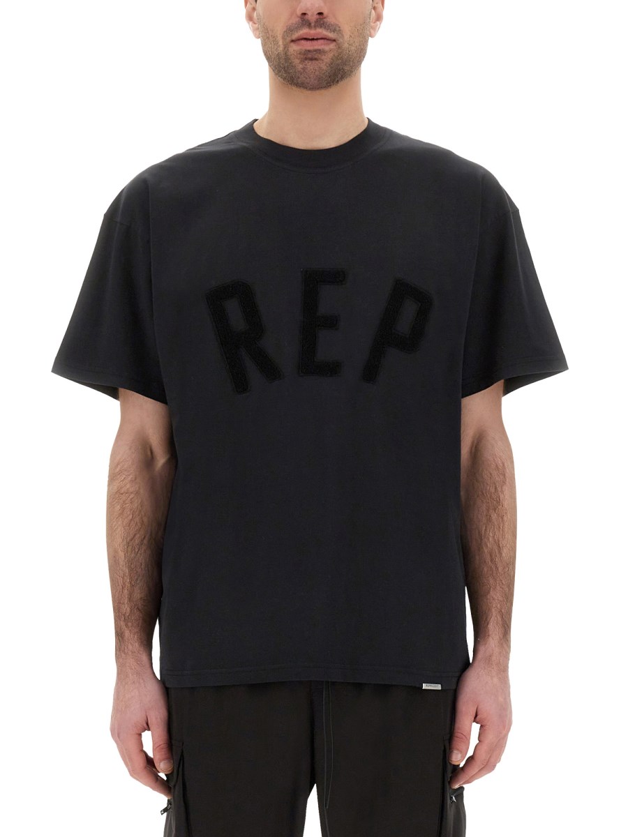 티셔츠 위드 REP APPLICATION