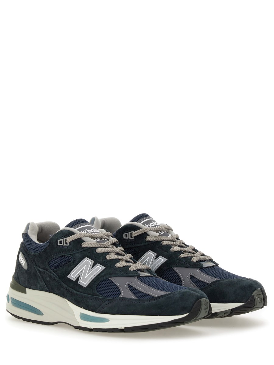 스니커즈 U991